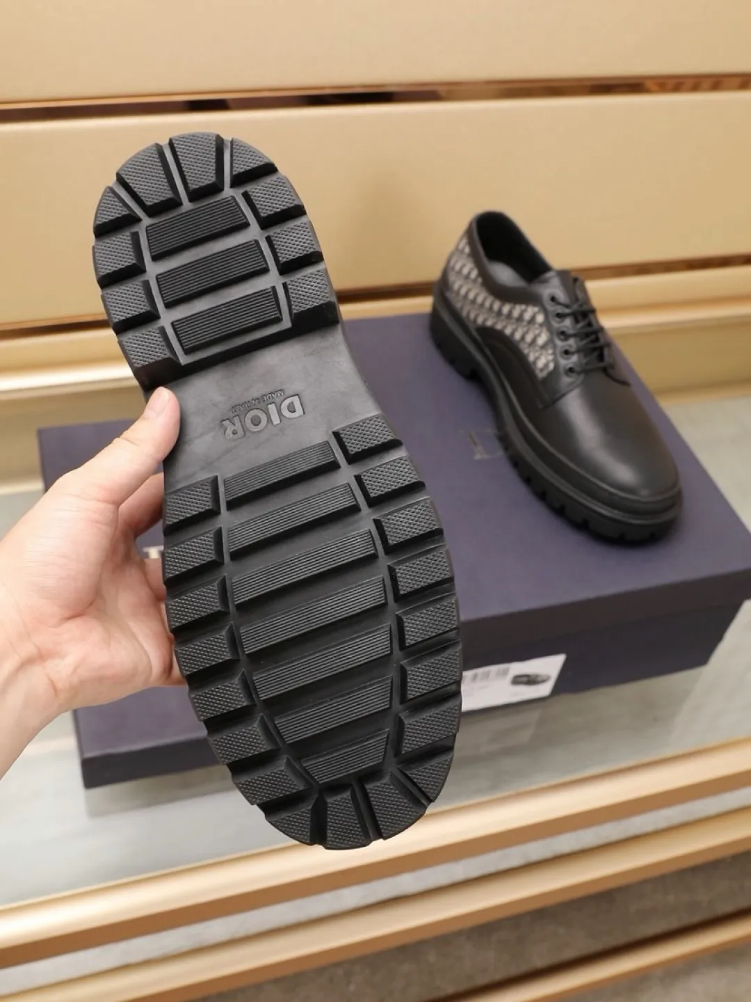 Factory P480💰[Dior] men's classic casual leather shoes🇺🇸 are on sale simultaneously, original Italian brand · brand totem cloth sewn with brand label · paired with first-layer calfskin · (high-end, extravagance, class) exquisite workmanship (original lining) sole: original factory special rubber concave and convex outsole ⚠️ outsole. Comfortable, wear-resistant, non-slip, real shot 🎬 Can be worn with casual clothes or suits. Size: 38-44 (45.46 customized)